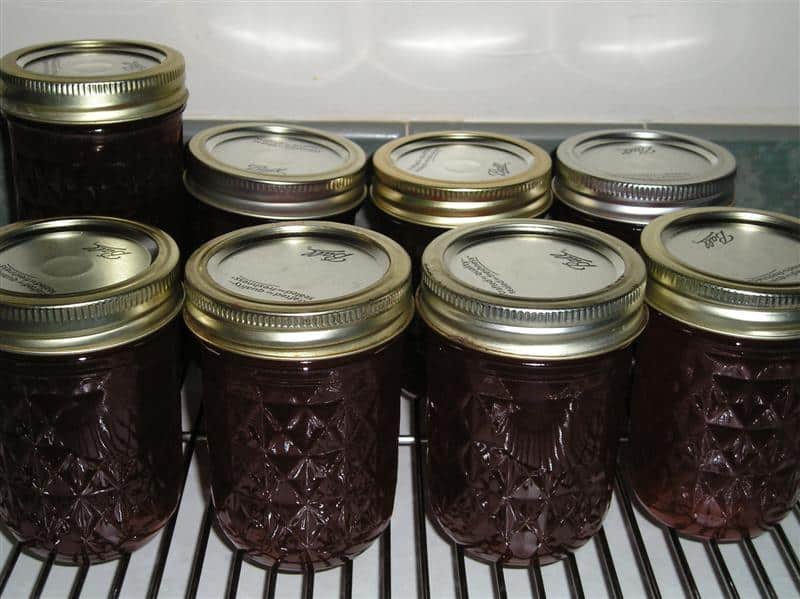 cans of apple pear jelly