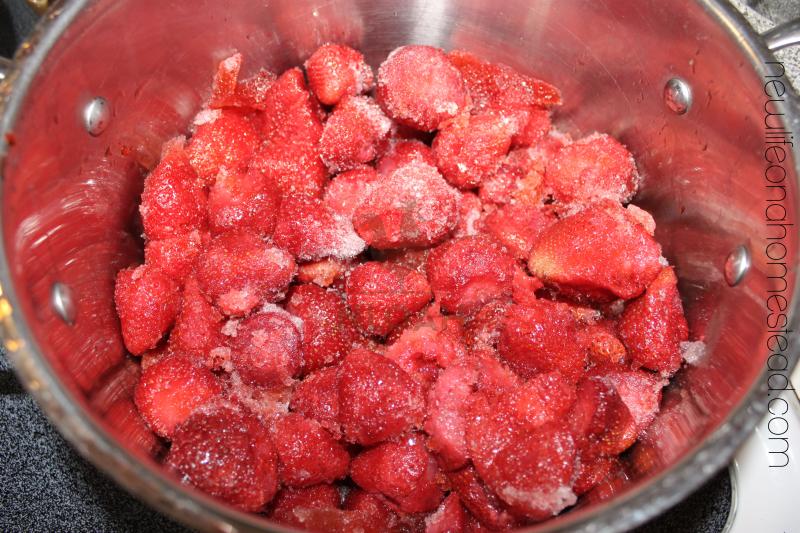 strawberry jam step 1
