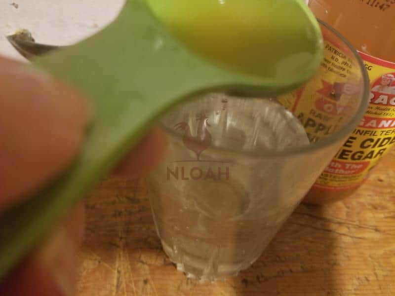 tablespoon vinegar in water