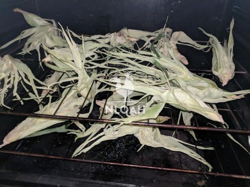 oven-dried corn husks