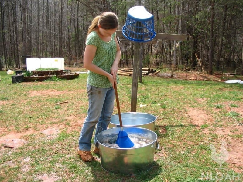 Hand Washing Clothes – Easiest Method • New Life On A Homestead