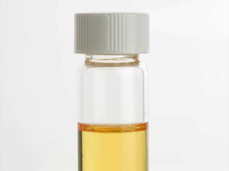 15 Ways to Use Cedarwood Oil Around Your House