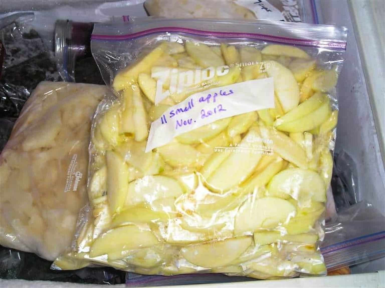 frozen apple slices in Ziploc bag
