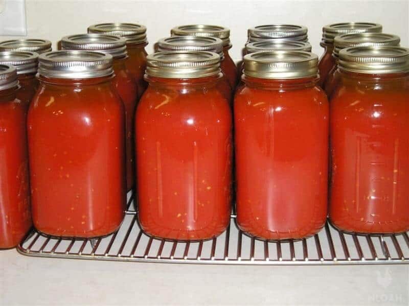 jars of canned tomato juice
