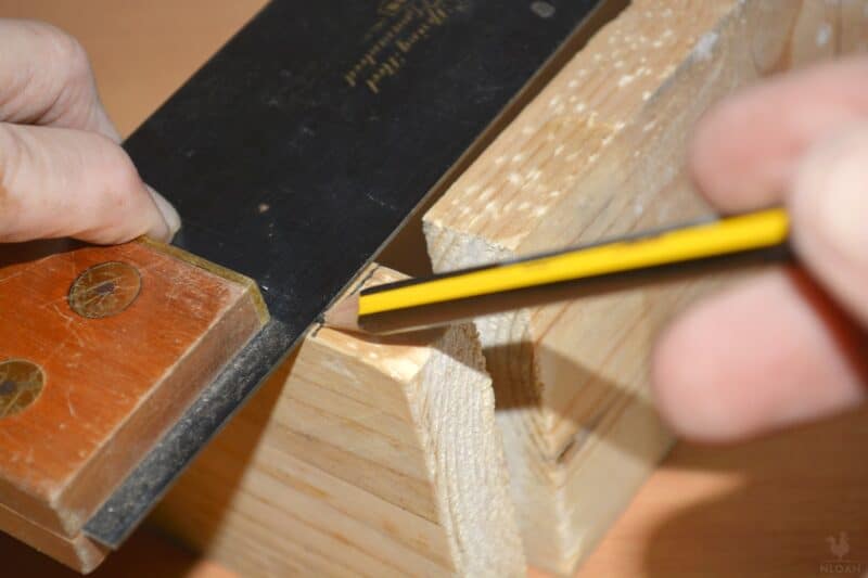 marking the width of the end pieces of the frame